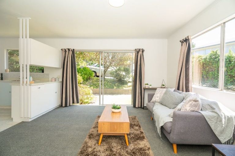 Photo of property in 16a Glen Alton Avenue, Paparangi, Wellington, 6037