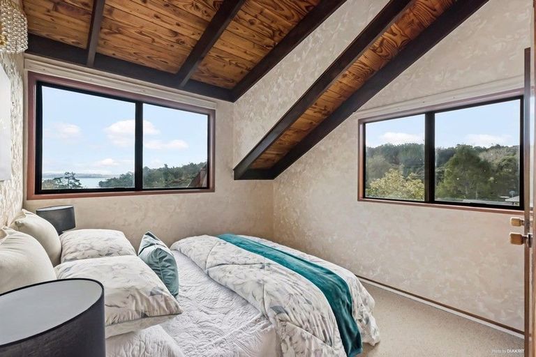 Photo of property in 11 Hebe Place, Birkenhead, Auckland, 0626