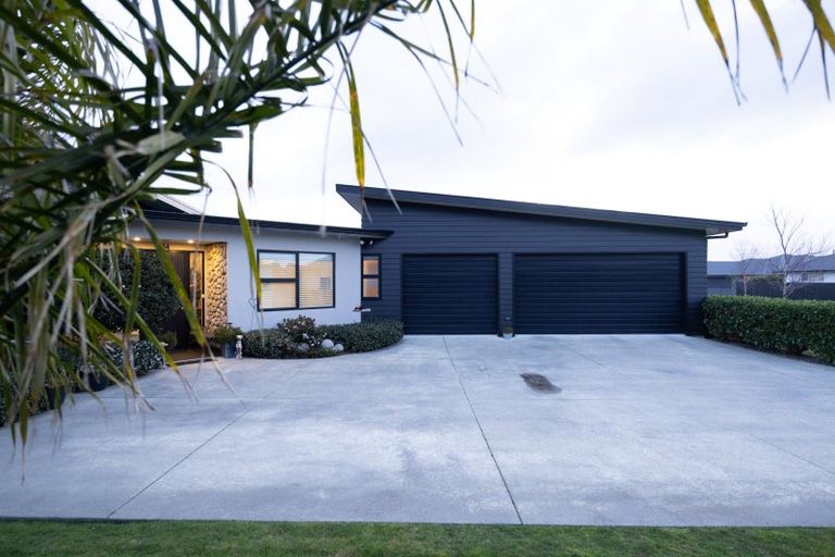 Photo of property in 54 Rodeo Drive, Kelvin Grove, Palmerston North, 4414