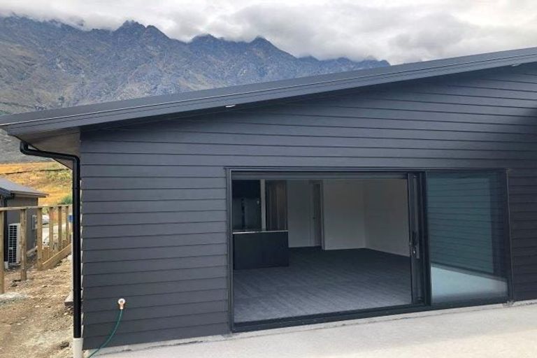 Photo of property in 10 Muster Road, Jacks Point, 9371