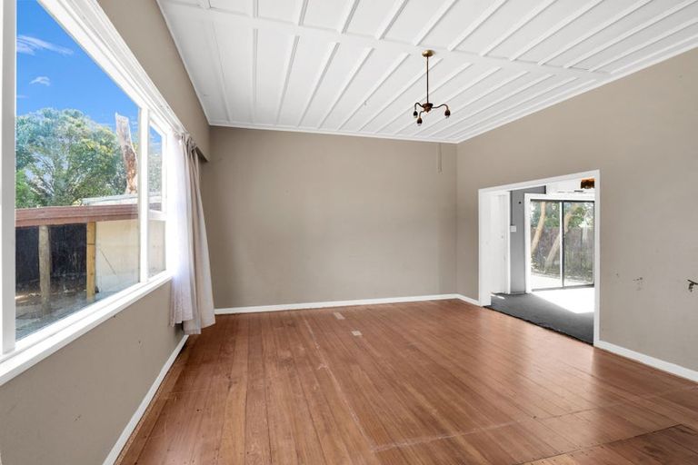 Photo of property in 41 Gloag Street, Waverley, 4510