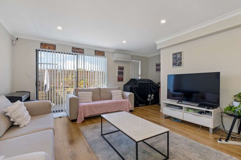 Photo of property in 27 Sun Orchid Avenue, Wiri, Auckland, 2104