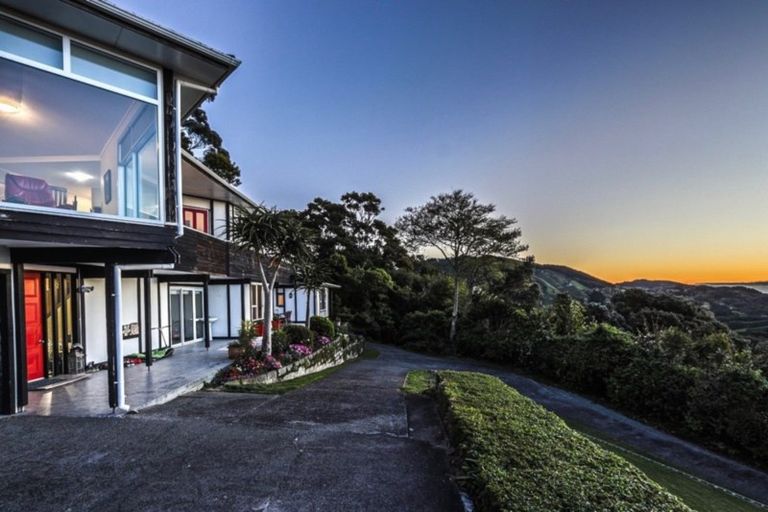 Photo of property in 55 Kakariki Grove, Waikanae, 5036