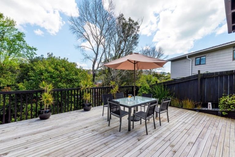 Photo of property in 60 Robbies Road, Shelly Park, Auckland, 2014