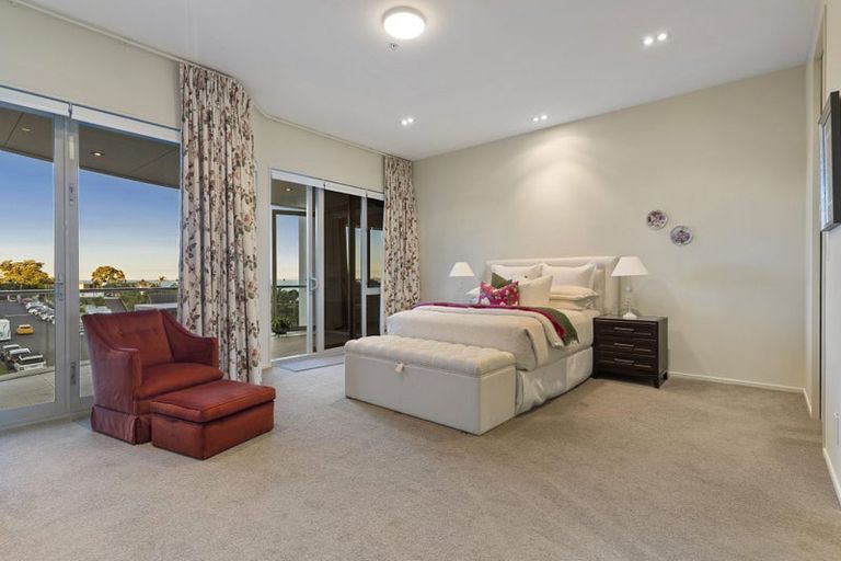 Photo of property in 1/7 The Promenade, Takapuna, Auckland, 0622