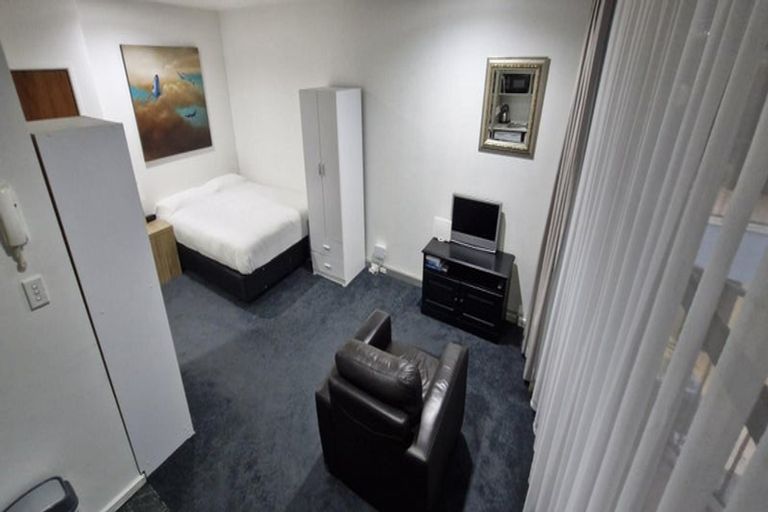 Photo of property in Atrium Apartments, 2h/154 The Terrace, Wellington Central, Wellington, 6011