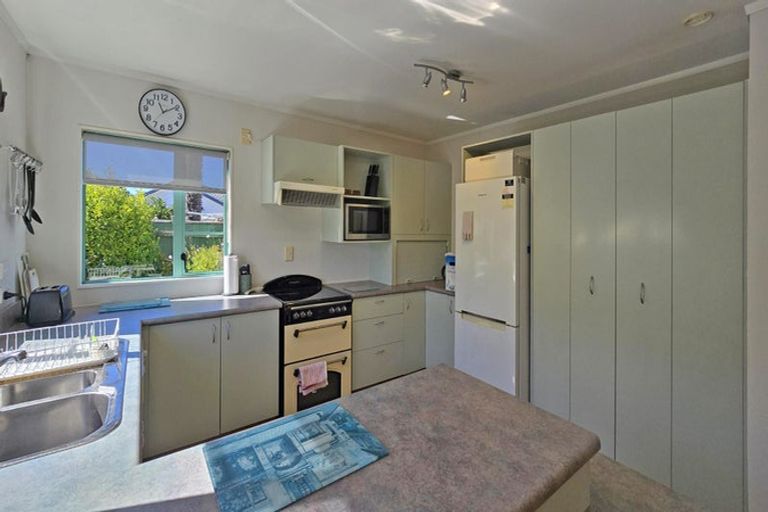 Photo of property in 8 Montague Way, Taradale, Napier, 4112