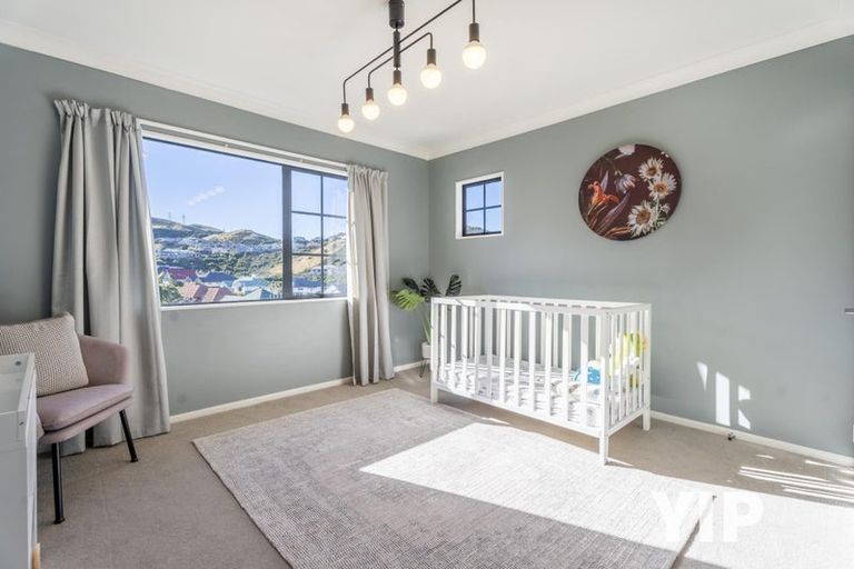 Photo of property in 17 Claverton Grove, Churton Park, Wellington, 6037