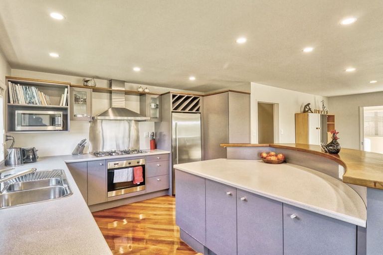 Photo of property in 28b James Cook Drive, Whitby, Porirua, 5024