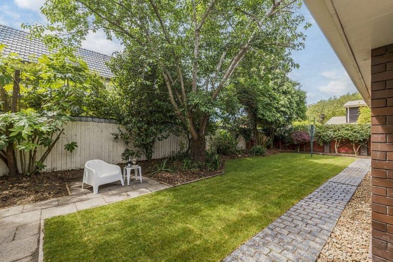 Photo of property in 278 Memorial Avenue, Burnside, Christchurch, 8053
