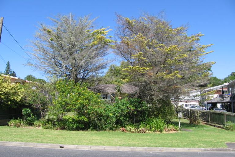Photo of property in 20 Glenvar Road, Torbay, Auckland, 0630