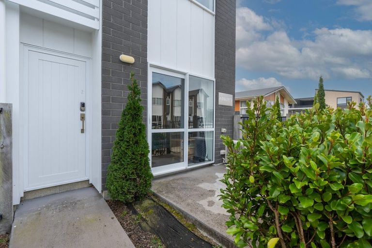 Photo of property in 2/10 Burrows Place, Frankton, Hamilton, 3204