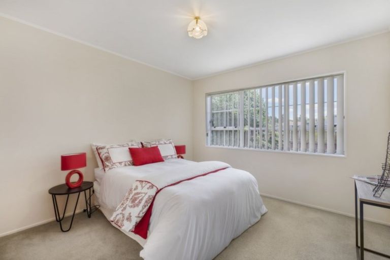 Photo of property in 1/6 Keeney Court, Papakura, 2110