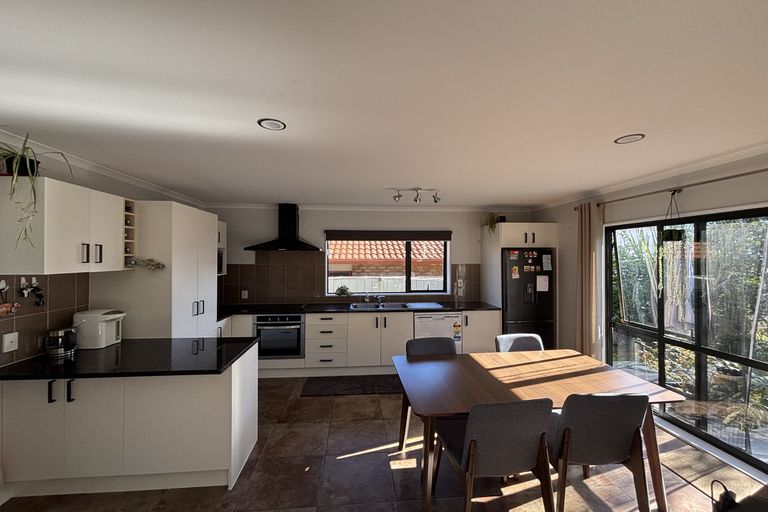 Photo of property in 38b Hetherington Road, Ranui, Auckland, 0612