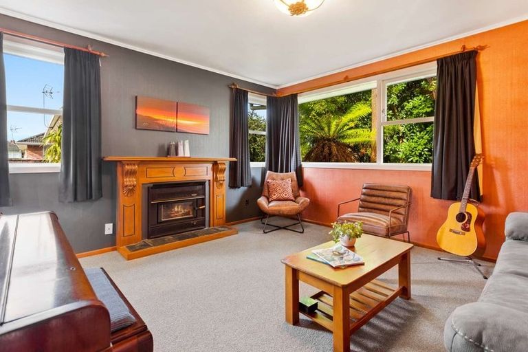 Photo of property in 31 Hereford Street, Te Atatu Peninsula, Auckland, 0610