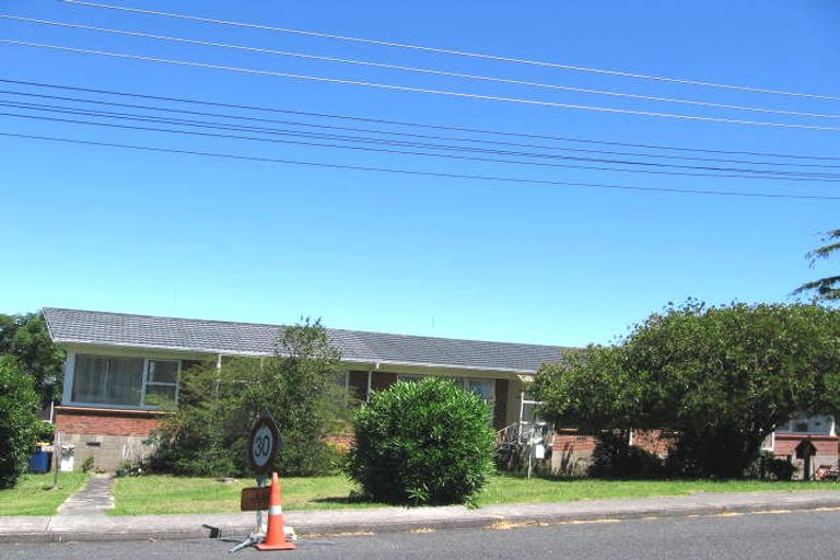 Photo of property in 3/32 Dallinghoe Crescent, Milford, Auckland, 0620