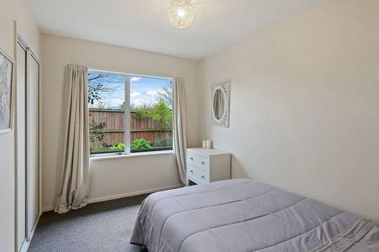 Photo of property in 2/24a Croziers Road, St Albans, Christchurch, 8052