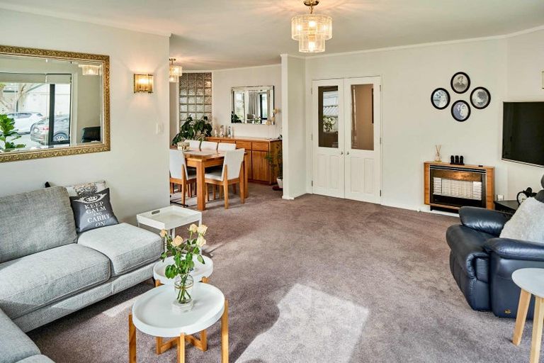 Photo of property in 19 Samwell Drive, Whitby, Porirua, 5024