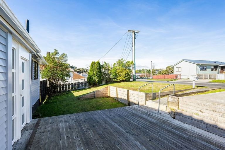 Photo of property in 1 Stephen Street, Johnsonville, Wellington, 6037