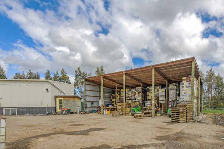 Photo of property in 22 Rowes Road, Hunterville, 4785