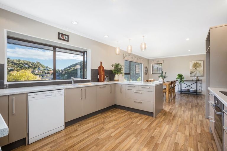 Photo of property in 29 Observatory Close, Whitby, Porirua, 5024