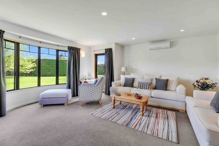 Photo of property in 27 Pohutukawa Drive, Levin, 5571