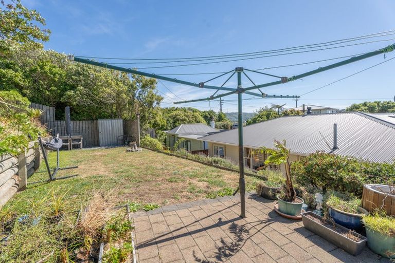 Photo of property in 97a Glanmire Road, Newlands, Wellington, 6037