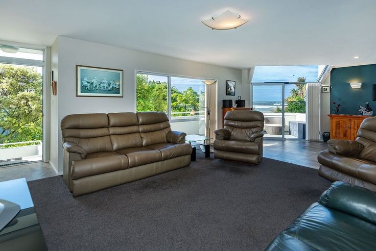 Photo of property in 9 Avoca Valley Road, Heathcote Valley, Christchurch, 8022