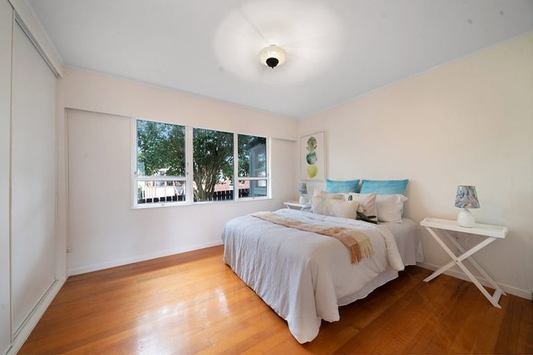 Photo of property in 174 Don Buck Road, Massey, Auckland, 0614