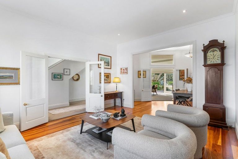 Photo of property in 5 Clarence Road, Northcote Point, Auckland, 0627