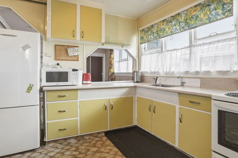 Photo of property in 21 Bradshaw Street, South Dunedin, Dunedin, 9012