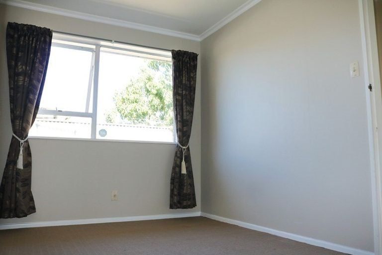Photo of property in 6 Kiwi Court, Roslyn, Palmerston North, 4414