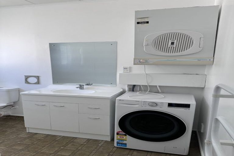 Photo of property in 20u5 Saint Michaels Crescent, Kelburn, Wellington, 6012