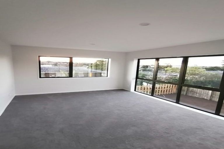 Photo of property in 117a Henderson Valley Road, Henderson, Auckland, 0612