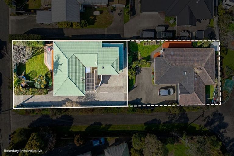 Photo of property in 1/296 Wairau Road, Glenfield, Auckland, 0629