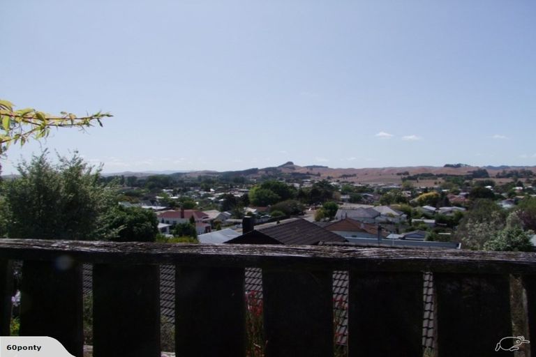 Photo of property in 11 Goodger Street, Waipukurau, 4200