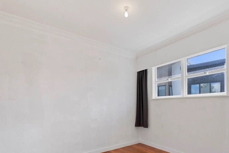 Photo of property in 83 Matipo Road, Mairangi Bay, Auckland, 0630