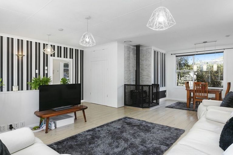 Photo of property in 110 Main South Road, Green Island, Dunedin, 9018