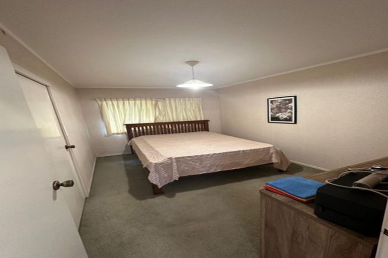 Photo of property in 224 Walter Strevens Drive, Conifer Grove, Takanini, 2112