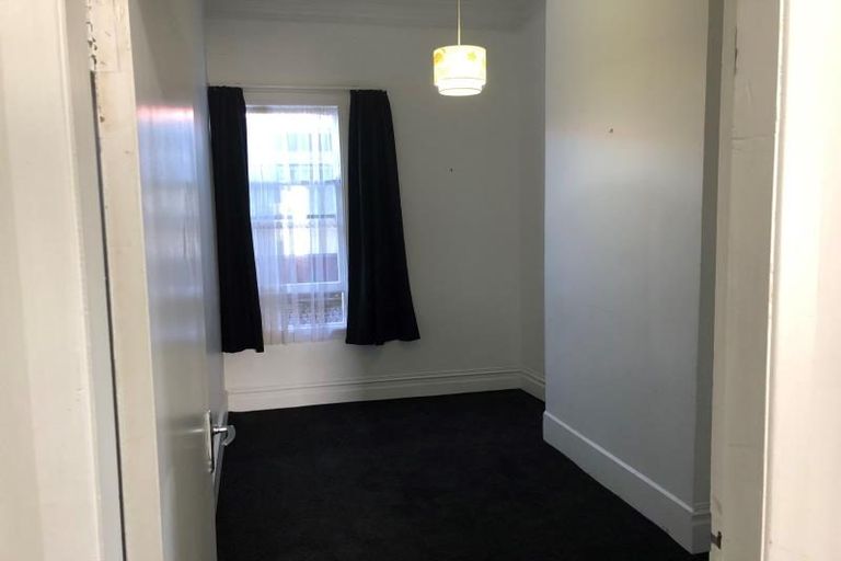Photo of property in 152 Featherston Street, Palmerston North, 4410