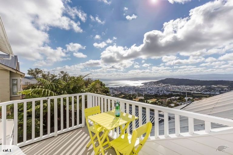 Photo of property in 39 Karepa Street, Brooklyn, Wellington, 6021