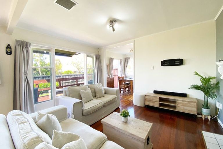 Photo of property in 93 Edgewater Drive, Pakuranga, Auckland, 2010