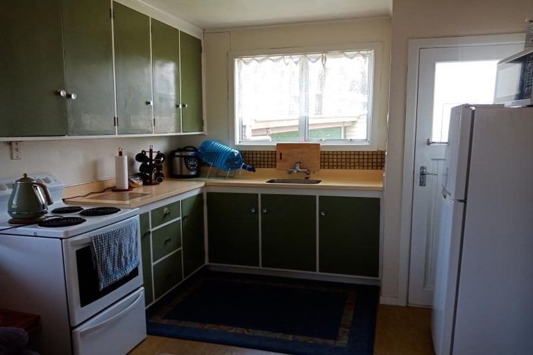 Photo of property in 10 Langford Street, Naenae, Lower Hutt, 5011