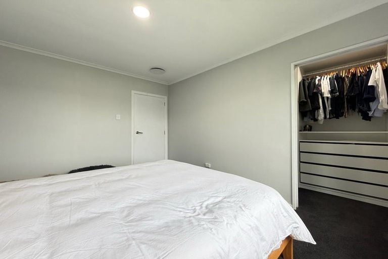 Photo of property in 98 Glanmire Road, Newlands, Wellington, 6037