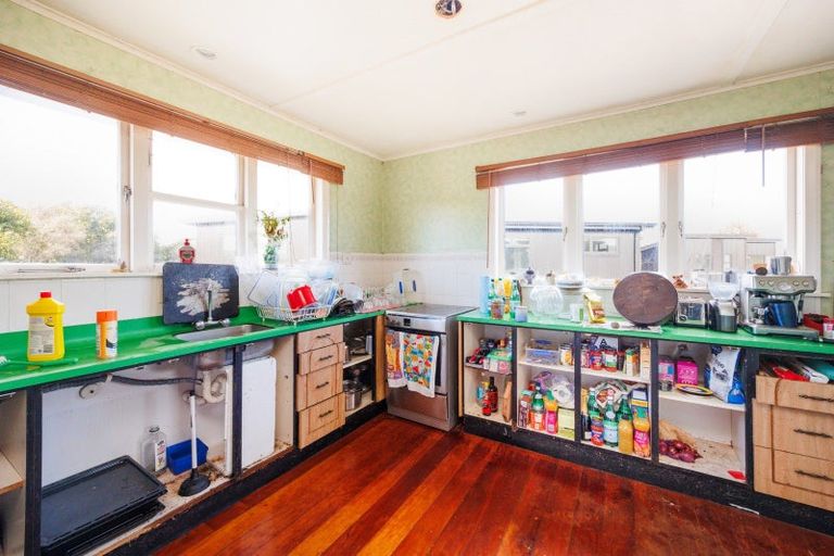 Photo of property in 59 Botanical Road, Takaro, Palmerston North, 4412