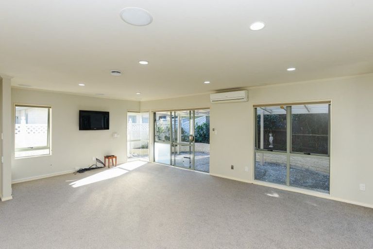 Photo of property in 1/217 Mcleod Street, Camberley, Hastings, 4120