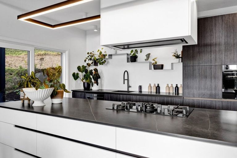 Photo of property in Tapuae, 21 Washer Road, Omata, New Plymouth, 4374