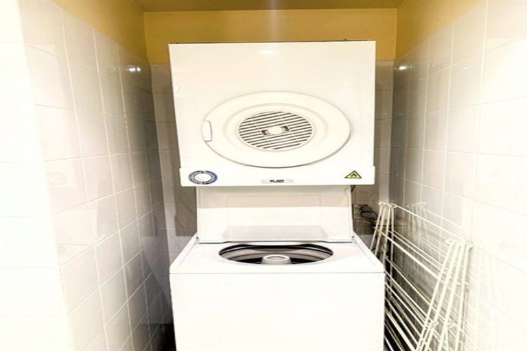 Photo of property in Kelvin House, 5c/16 The Terrace, Wellington Central, Wellington, 6011