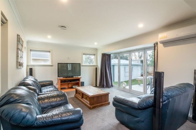 Photo of property in 8 Bellina Place, Broomfield, Christchurch, 8042