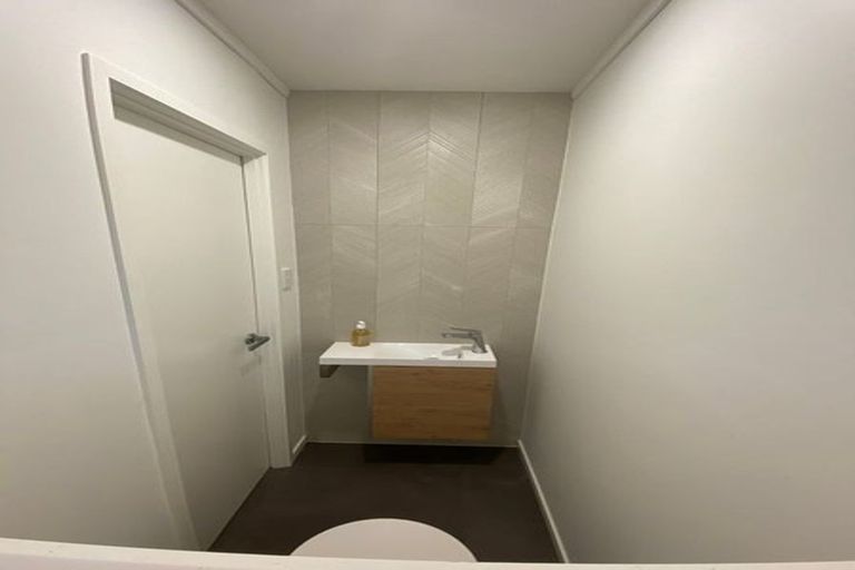 Photo of property in 5 Strid Road, Te Atatu South, Auckland, 0610